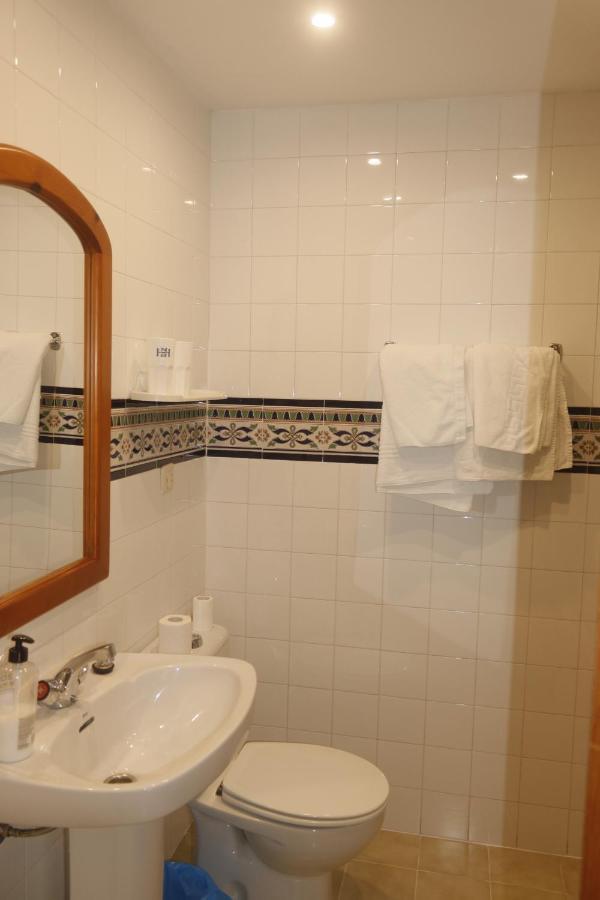Hostal Moncada Ґаусін Екстер'єр фото
