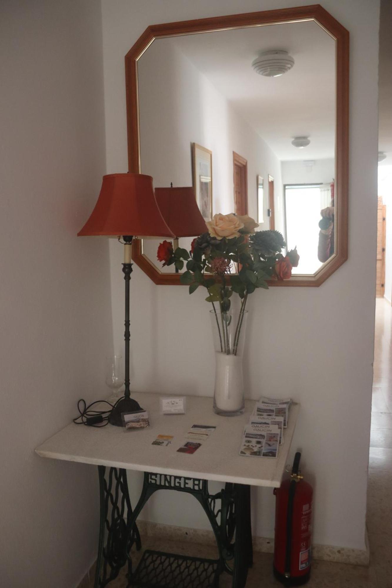 Hostal Moncada Ґаусін Екстер'єр фото